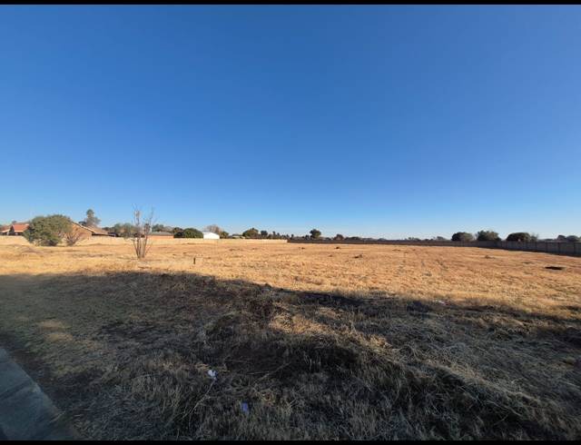 7,467M² VACANT LAND FOR SALE IN RIVERSDALE